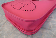 Load image into Gallery viewer, HERMES EVELYNE 3PM Epsom leather Rose tyrien □O Engraving Shoulder bag 700070170