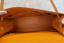 Load image into Gallery viewer, HERMES KELLY 32 Graine Couchevel leather Jaune 〇W Engraving Shoulder bag 700080175
