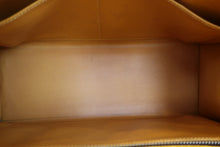 Load image into Gallery viewer, HERMES KELLY 32 Graine Couchevel leather Jaune 〇W Engraving Shoulder bag 700080175