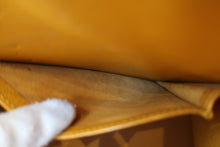 Load image into Gallery viewer, HERMES KELLY 32 Graine Couchevel leather Jaune 〇W Engraving Shoulder bag 700080175