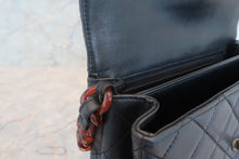 Load image into Gallery viewer, CHANEL Matelasse tortoiseshell chain shoulder bag Lambskin Black Hand bag 700120122