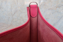 Load image into Gallery viewer, HERMES EVELYNE 3PM Epsom leather Rose tyrien □O Engraving Shoulder bag 700070170