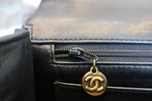 Load image into Gallery viewer, CHANEL Matelasse tortoiseshell chain shoulder bag Lambskin Black Hand bag 700120122