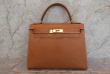 Load image into Gallery viewer, HERMES KELLY 28 Graine Couchevel leather Natural Hand bag 700050287