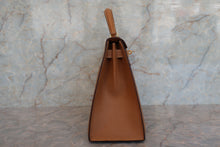 Load image into Gallery viewer, HERMES KELLY 28 Graine Couchevel leather Natural Hand bag 700050287