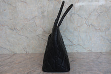 Load image into Gallery viewer, CHANEL Medallion Tote Caviar skin Black/Gold hadware Tote bag 800080025