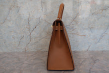 Load image into Gallery viewer, HERMES KELLY 28 Graine Couchevel leather Natural Hand bag 700050287