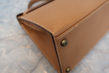 Load image into Gallery viewer, HERMES KELLY 28 Graine Couchevel leather Natural Hand bag 700050287
