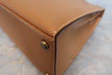 Load image into Gallery viewer, HERMES KELLY 28 Graine Couchevel leather Natural Hand bag 700050287