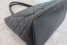 Load image into Gallery viewer, CHANEL Medallion Tote Caviar skin Black/Gold hadware Tote bag 800080025