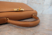 Load image into Gallery viewer, HERMES KELLY 28 Graine Couchevel leather Natural Hand bag 700050287
