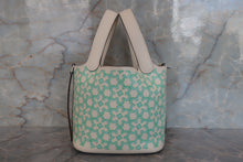 Load image into Gallery viewer, HERMES PICOTIN LOCK Micro(micro) Lucky Daisy Swift leather Nata/Vert B Engraving Hand bag 700080187