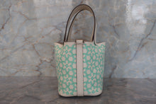 Load image into Gallery viewer, HERMES PICOTIN LOCK Micro(micro) Lucky Daisy Swift leather Nata/Vert B Engraving Hand bag 700080187