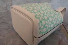 Load image into Gallery viewer, HERMES PICOTIN LOCK Micro(micro) Lucky Daisy Swift leather Nata/Vert B Engraving Hand bag 700080187