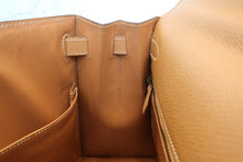 Load image into Gallery viewer, HERMES KELLY 28 Graine Couchevel leather Natural Hand bag 700050287