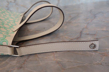 Load image into Gallery viewer, HERMES PICOTIN LOCK Micro(micro) Lucky Daisy Swift leather Nata/Vert B Engraving Hand bag 700080187