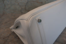 Load image into Gallery viewer, HERMES BIRKIN 35 Epsom leather White □K Engraving Hand bag 700070126