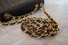 画像をギャラリービューアに読み込む, CHANEL/シャネル マドモアゼルチェーンショルダーバッグ ラムスキン ブラック/ゴールド金具 ショルダーバッグ 700100244