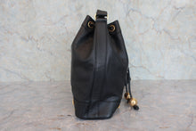 将图片加载到图库查看器,CHANEL/香奈儿 三C 链条包 荔枝皮 Black/Gold hadware(黑色/金色金属) 肩背包 800040029