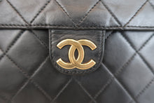 Load image into Gallery viewer, CHANEL Matelasse push lock chain shoulder bag Lambskin Black/Gold Hardware Shoulder bag 800080173