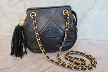 將圖片載入圖庫檢視器 CHANEL/シャネル ココマークフリンジチェーンショルダーバッグ ラムスキン ブラック/ゴールド金具 ショルダーバッグ 700090244