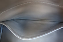 Load image into Gallery viewer, HERMES/BOLIDE 31 Clemence leather Etoupe gray A Engraving Shoulder bag 800070083