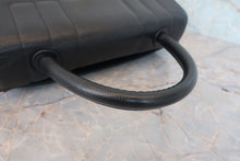 画像をギャラリービューアに読み込む, CHANEL/シャネル マドモアゼルハンドバッグ キャビアスキン ブラック/ゴールド金具 ハンドバッグ 800030016