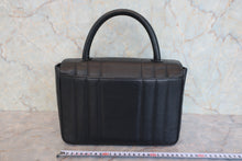 画像をギャラリービューアに読み込む, CHANEL/シャネル マドモアゼルハンドバッグ キャビアスキン ブラック/ゴールド金具 ハンドバッグ 800030016