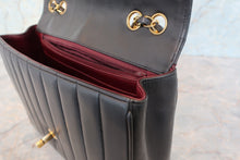 Load image into Gallery viewer, CHANEL  V-Stitch chain shoulder bag Lambskin Black/Gold hadware Shoulder bag 700090234