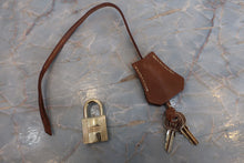 將圖片載入圖庫檢視器 HERMES/エルメス オータクロア32 クシュベル ゴールド ○V刻印 ハンドバッグ 700060045