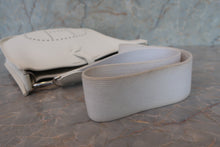 Load image into Gallery viewer, HERMES EVELYNE 2PM Clemence leather  white  □I Engraving Shoulder bag 700080150