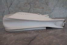 Load image into Gallery viewer, HERMES EVELYNE 2PM Clemence leather  white  □I Engraving Shoulder bag 700080150