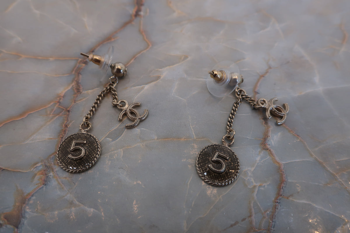 CHANELピアス CHANEL/シャネル ぶら下がりピアス 金メッキ ゴールド ピアス