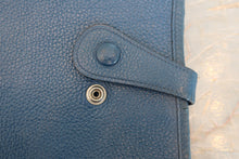 Load image into Gallery viewer, HERMES  EVELYNE1 GM Clemence leather Blue □J Engraving Shoulder bag 700020124