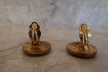 將圖片載入圖庫檢視器 CHANEL/シャネル ココマークラウンドイヤリング 金メッキ ゴールド イヤリング 500100126