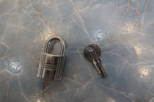 画像をギャラリービューアに読み込む, HERMES/エルメス ピコタンロックPMトレサージュ ヴォーエプソン ブルーブライトン/カプシーヌ/ブルーサフィール C刻印 ハンドバッグ 700120149