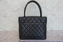 將圖片載入圖庫檢視器 CHANEL/シャネル 復刻トート キャビアスキン ブラック/ゴールド金具 トートバッグ 800080247