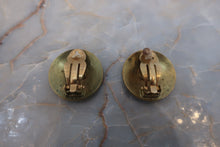 將圖片載入圖庫檢視器 CHANEL/シャネル ココマークラウンドイヤリング 金メッキ ゴールド イヤリング 500100119