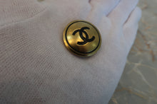 將圖片載入圖庫檢視器 CHANEL/シャネル ココマークラウンドイヤリング 金メッキ ゴールド イヤリング 500100119