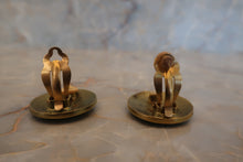 將圖片載入圖庫檢視器 CHANEL/シャネル ココマークラウンドイヤリング 金メッキ ゴールド イヤリング 500100119