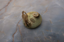 將圖片載入圖庫檢視器 CHANEL/シャネル ココマークラウンドイヤリング 金メッキ ゴールド イヤリング 500100119