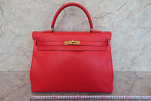 Load image into Gallery viewer, HERMES  KELLY 35 Gulliver leather Vermillon 〇Z Engraving Shoulder bag 700090182