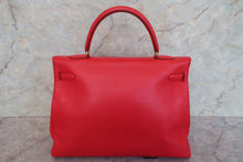 Load image into Gallery viewer, HERMES  KELLY 35 Gulliver leather Vermillon 〇Z Engraving Shoulder bag 700090182