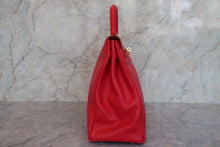 Load image into Gallery viewer, HERMES  KELLY 35 Gulliver leather Vermillon 〇Z Engraving Shoulder bag 700090182