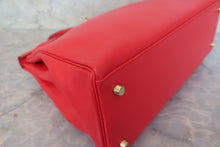 Load image into Gallery viewer, HERMES  KELLY 35 Gulliver leather Vermillon 〇Z Engraving Shoulder bag 700090182