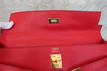 Load image into Gallery viewer, HERMES  KELLY 35 Gulliver leather Vermillon 〇Z Engraving Shoulder bag 700090182