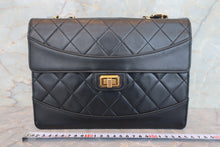 Load image into Gallery viewer, CHANEL 2.55 Matelasse chain shoulder bag Lambskin Black/Gold hadware Shoulder bag 700080153