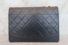 Load image into Gallery viewer, CHANEL 2.55 Matelasse chain shoulder bag Lambskin Black/Gold hadware Shoulder bag 700080153