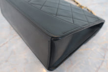 Load image into Gallery viewer, CHANEL 2.55 Matelasse chain shoulder bag Lambskin Black/Gold hadware Shoulder bag 700080153