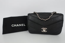 將圖片載入圖庫檢視器 CHANEL/シャネル Vステッチチェーンショルダーバッグ キャビアスキン ブラック/シルバー金具 ショルダーバッグ 800100084